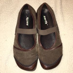 Earth Allure Kalso heel Mary Janes Caribou 8